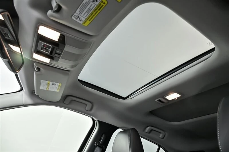 2025 Mitsubishi Eclipse Cross - Image 14 of 21