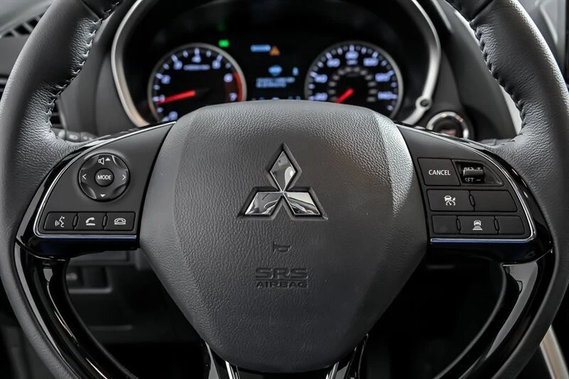 2025 Mitsubishi Eclipse Cross - Image 18 of 21