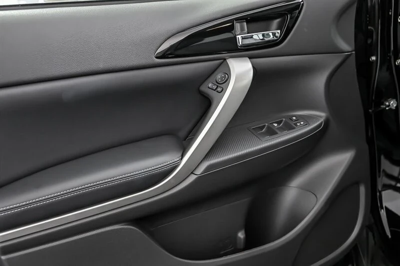 2025 Mitsubishi Eclipse Cross - Image 11 of 21