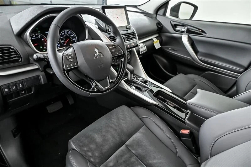 2025 Mitsubishi Eclipse Cross - Image 12 of 21