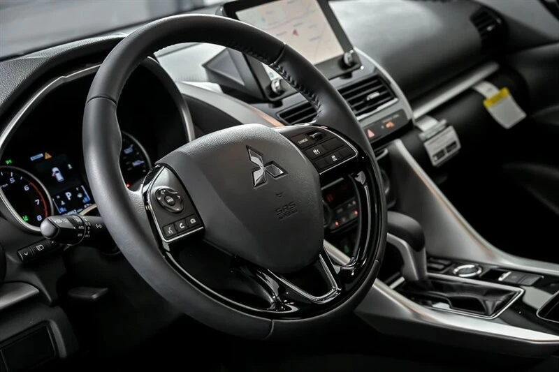 2025 Mitsubishi Eclipse Cross - Image 16 of 21