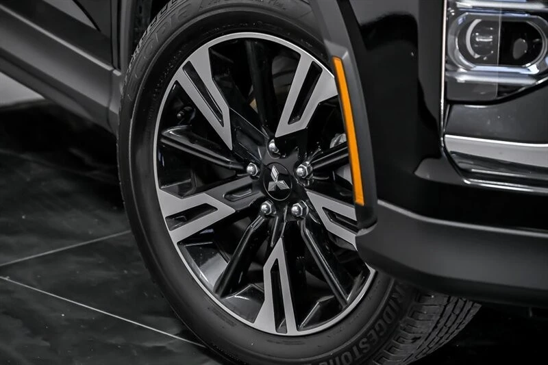 2025 Mitsubishi Eclipse Cross - Image 3 of 21