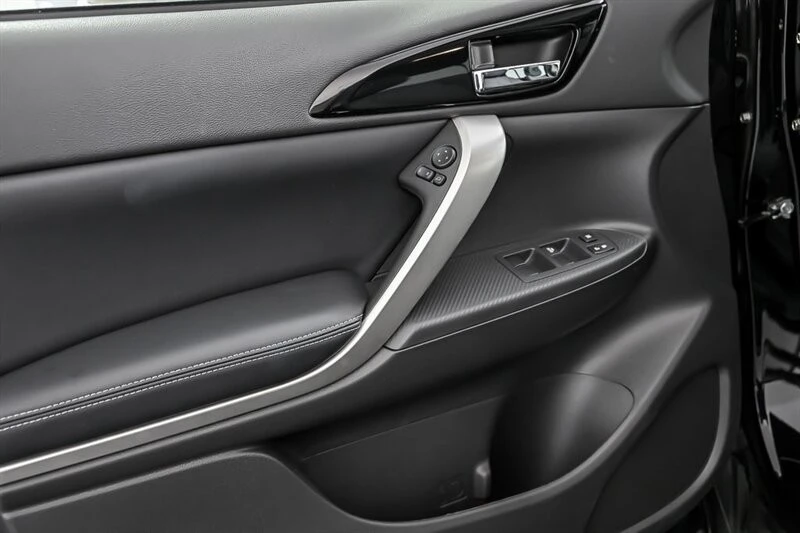 2025 Mitsubishi Eclipse Cross - Image 11 of 21