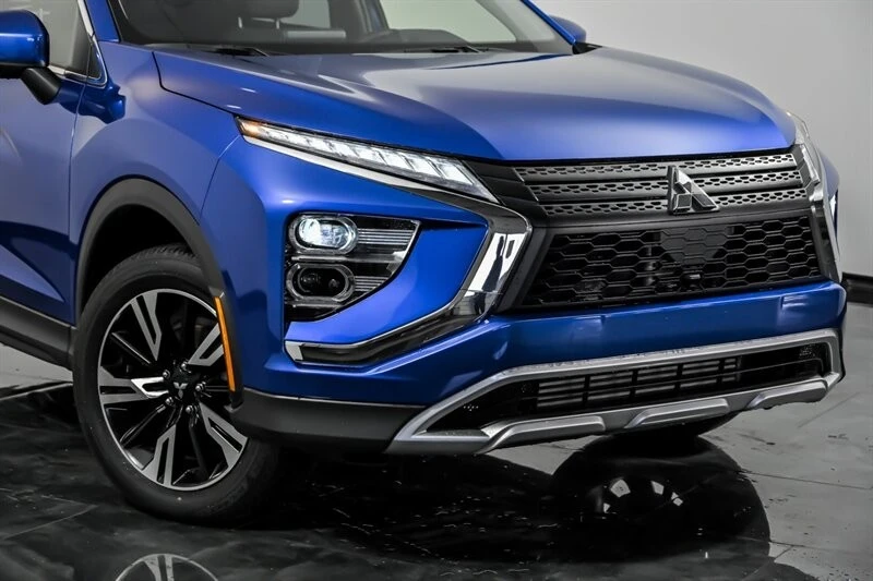 2025 Mitsubishi Eclipse Cross - Image 2 of 30