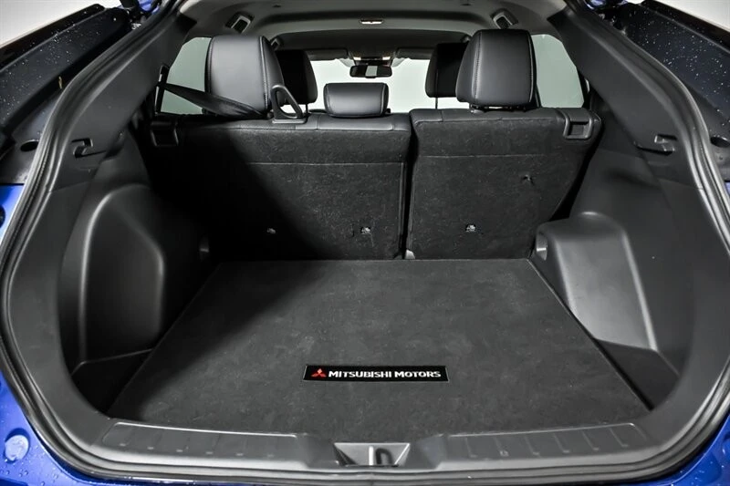 2025 Mitsubishi Eclipse Cross - Image 11 of 30