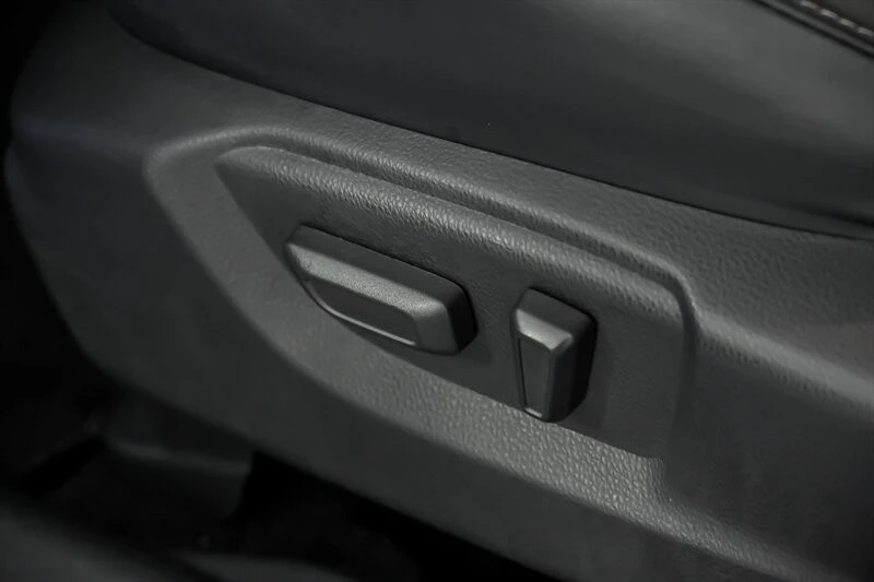 2025 Mitsubishi Eclipse Cross - Image 19 of 30