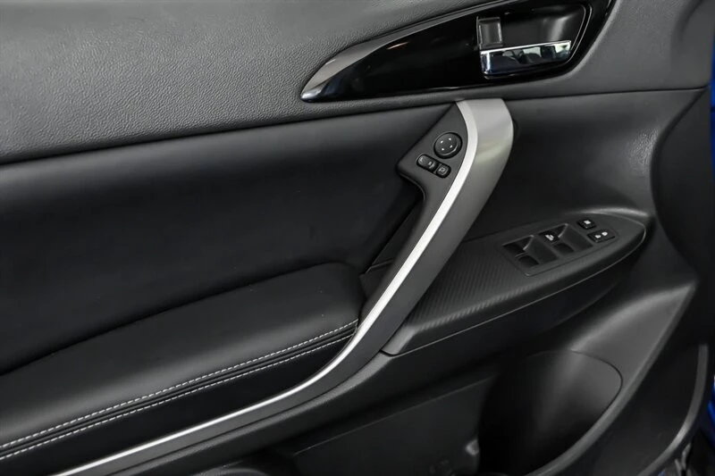 2025 Mitsubishi Eclipse Cross - Image 13 of 30