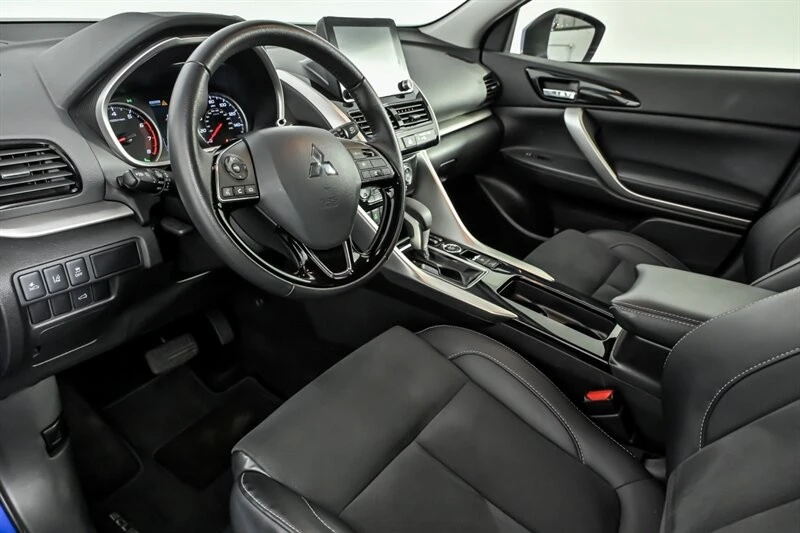 2025 Mitsubishi Eclipse Cross - Image 14 of 30