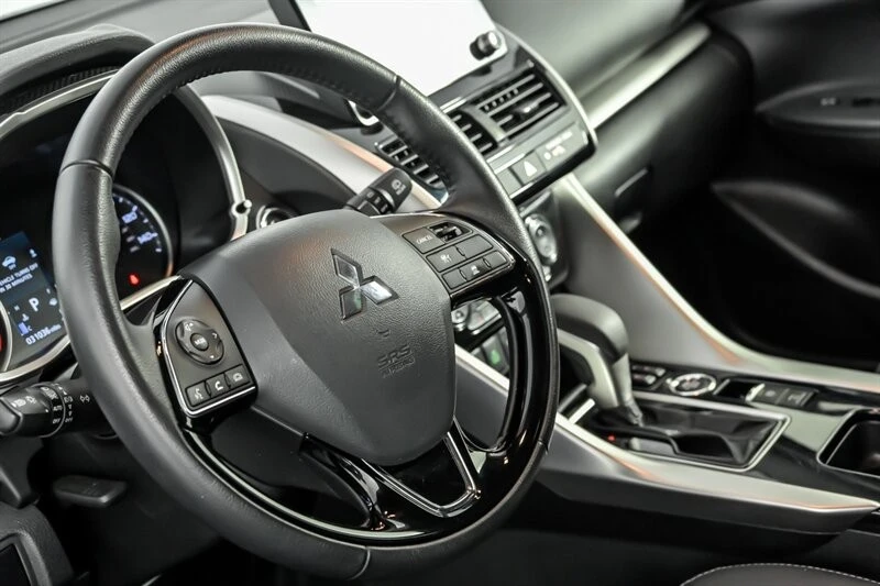 2025 Mitsubishi Eclipse Cross - Image 18 of 30