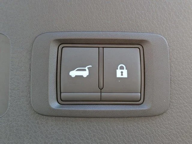 2025 Mitsubishi Eclipse Cross - Image 14 of 21