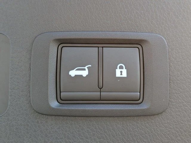 2025 Mitsubishi Eclipse Cross - Image 14 of 21