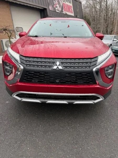 2025 Mitsubishi Eclipse Cross - Image 2 of 12