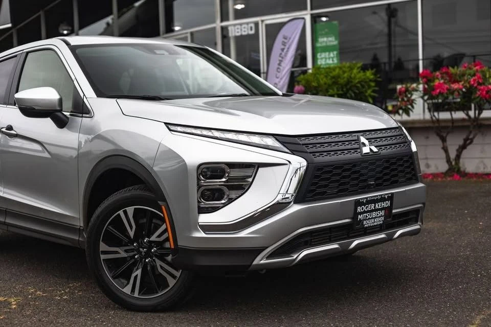 2025 Mitsubishi Eclipse Cross - Image 3 of 20