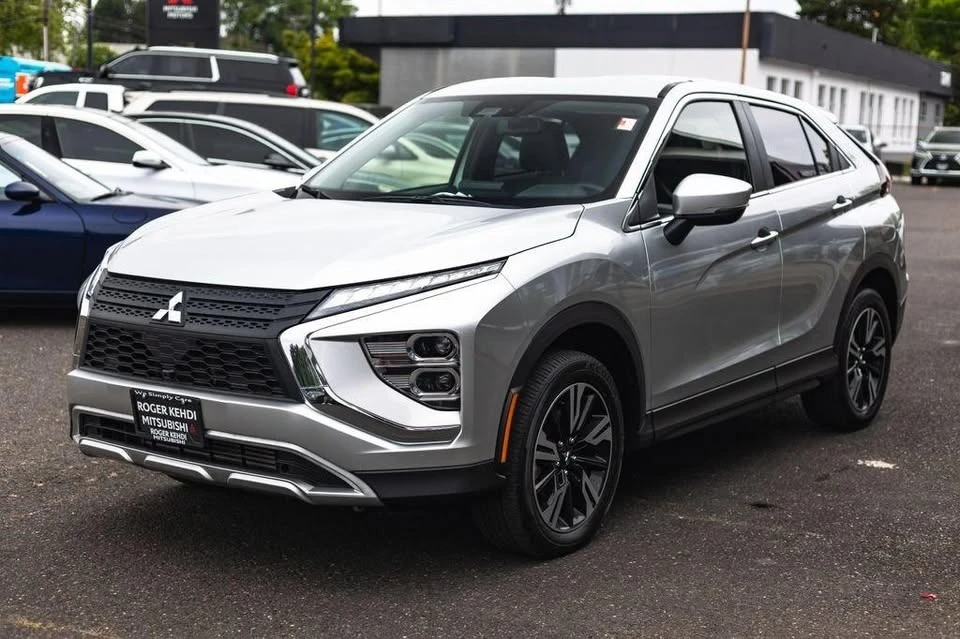 2025 Mitsubishi Eclipse Cross - Image 5 of 20