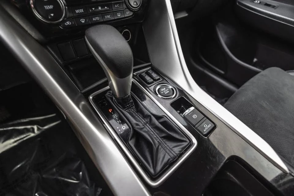 2025 Mitsubishi Eclipse Cross - Image 18 of 20