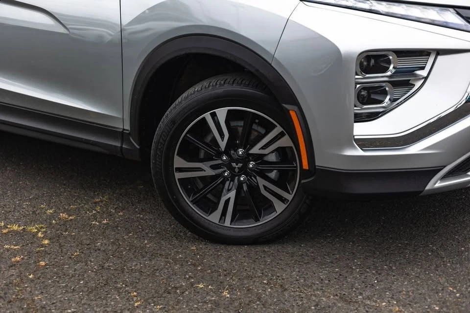 2025 Mitsubishi Eclipse Cross - Image 4 of 20