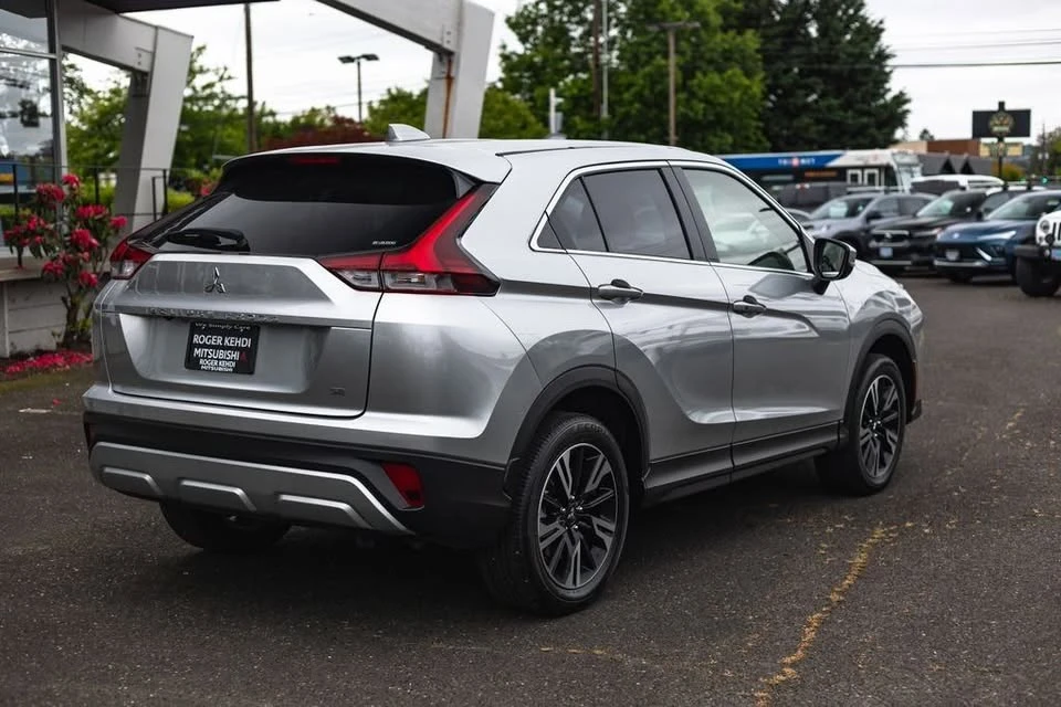 2025 Mitsubishi Eclipse Cross - Image 8 of 20