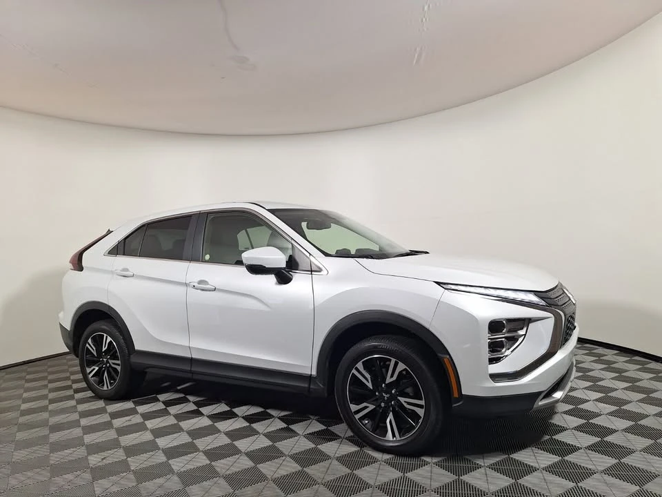 2025 Mitsubishi Eclipse Cross - Image 4 of 12