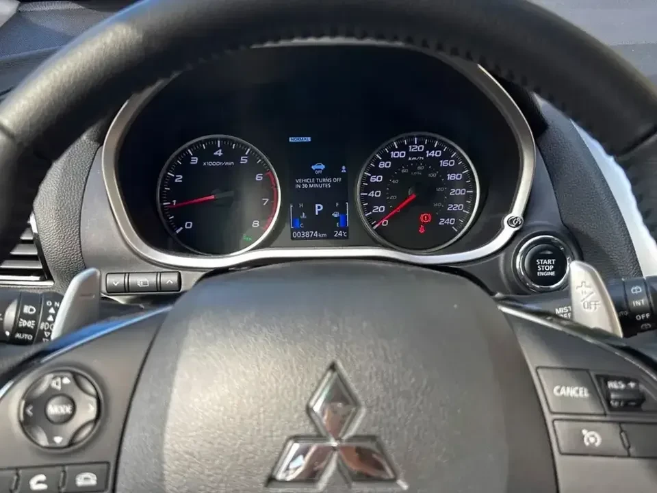 2025 Mitsubishi Eclipse Cross - Image 17 of 20
