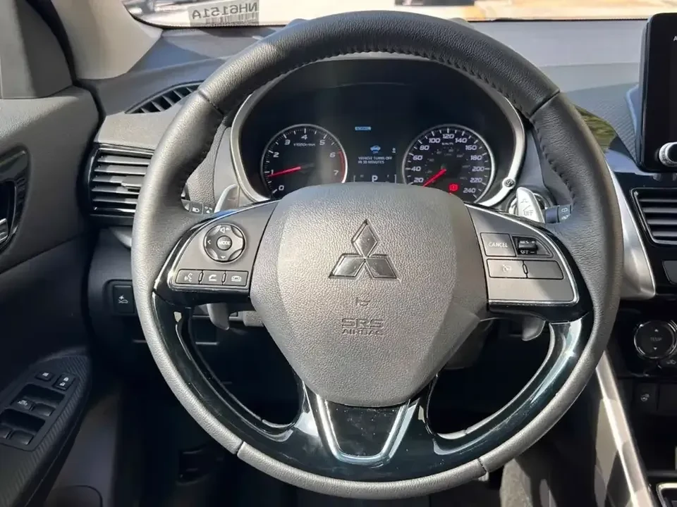 2025 Mitsubishi Eclipse Cross - Image 12 of 20