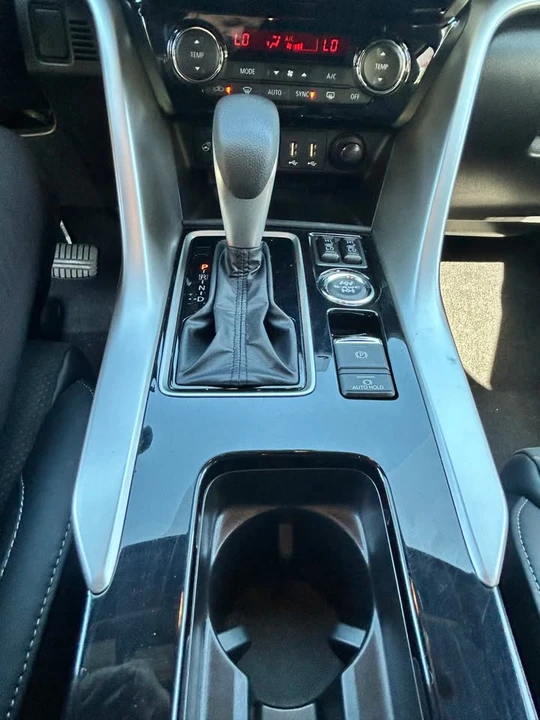 2025 Mitsubishi Eclipse Cross - Image 12 of 19