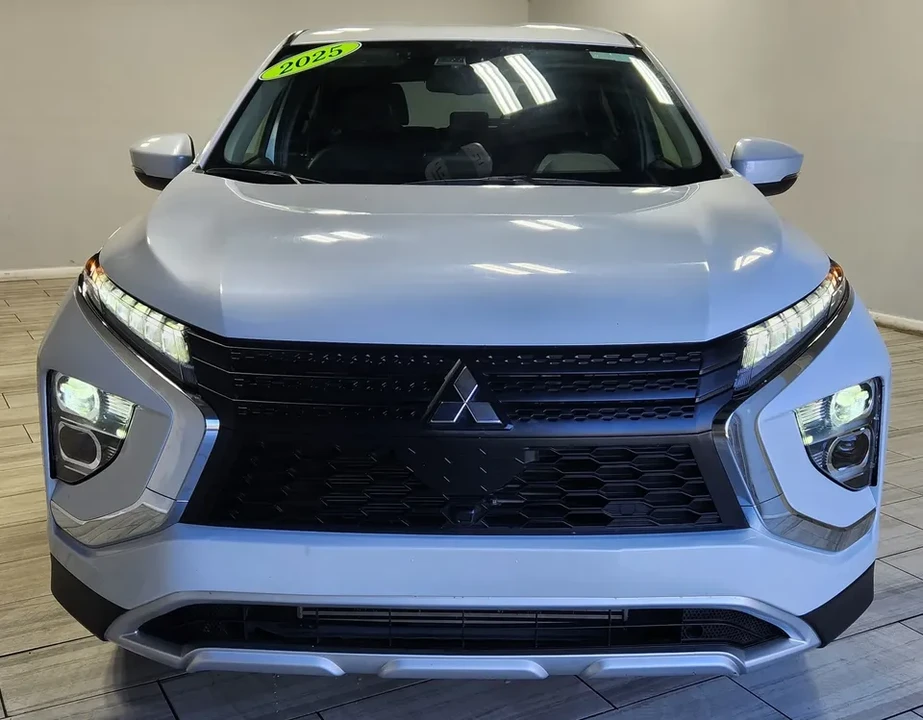 2025 Mitsubishi Eclipse Cross - Image 8 of 10