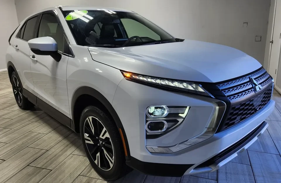2025 Mitsubishi Eclipse Cross - Image 7 of 10