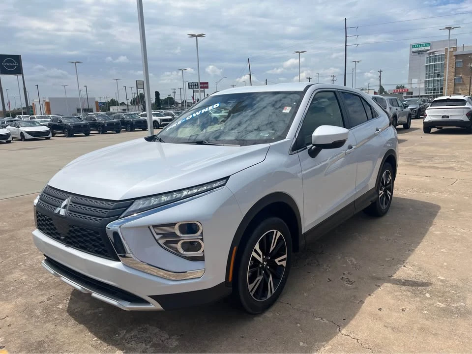 2025 Mitsubishi Eclipse Cross - Image 4 of 10