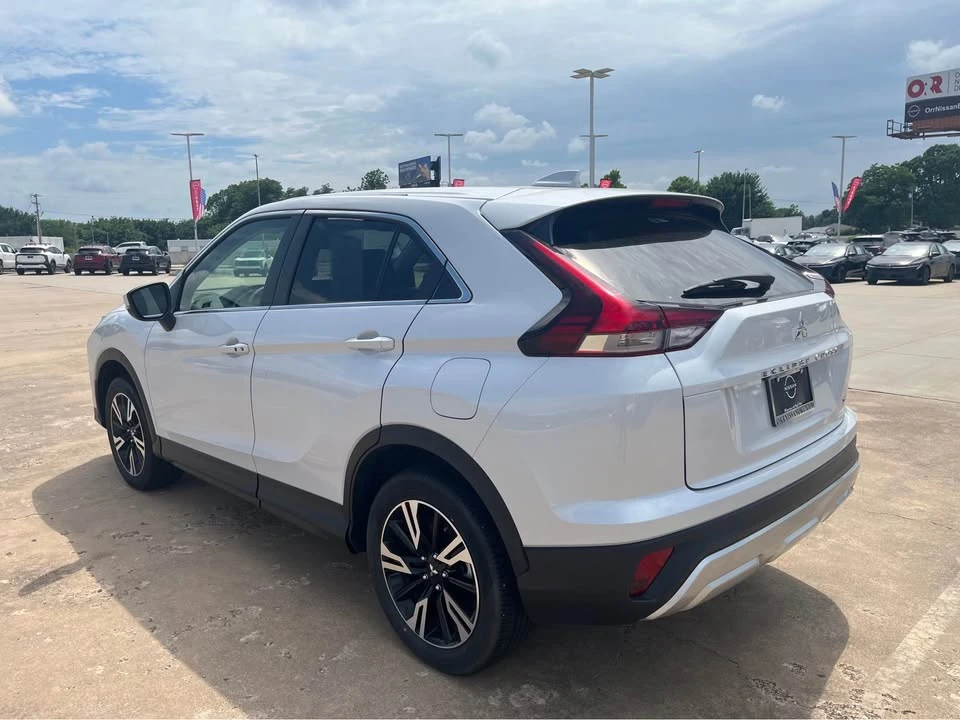 2025 Mitsubishi Eclipse Cross - Image 3 of 10