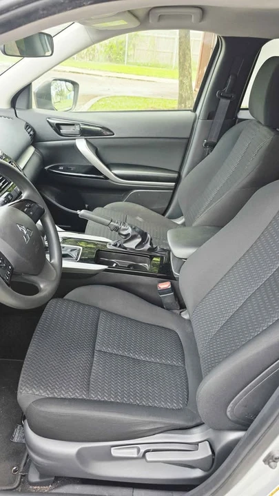 2025 Mitsubishi Eclipse Cross - Image 10 of 12