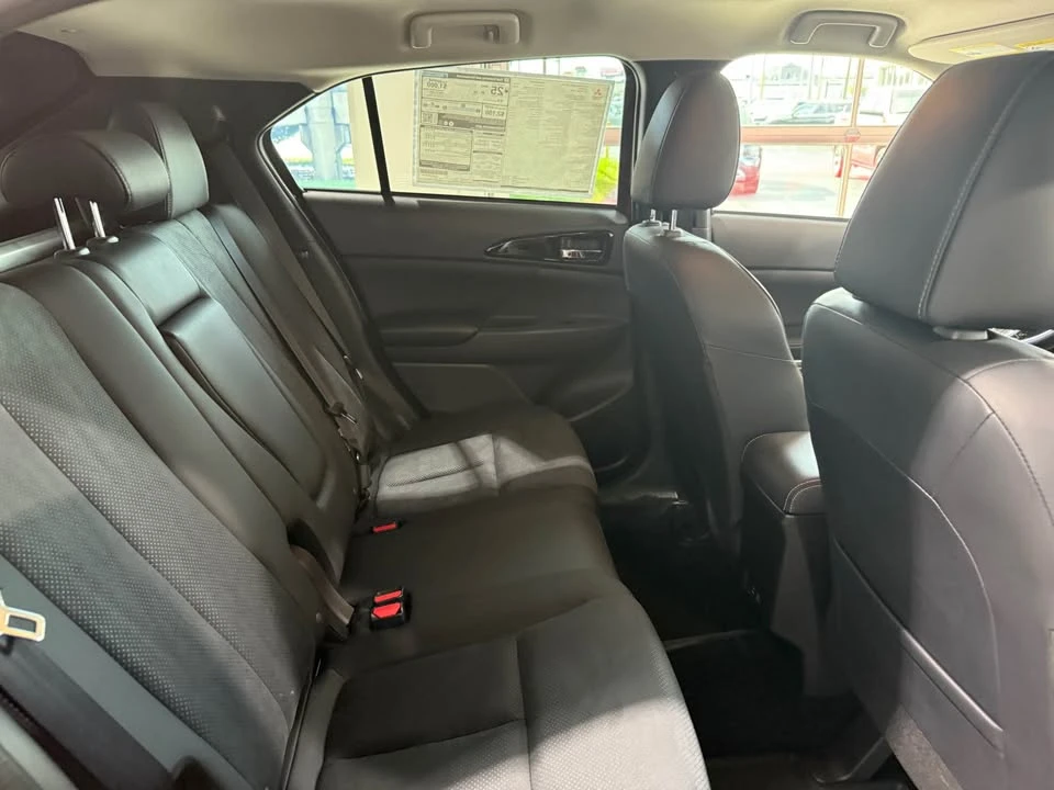 2025 Mitsubishi Eclipse Cross - Image 4 of 8