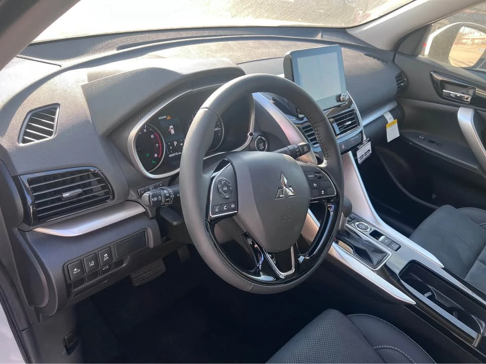 2025 Mitsubishi Eclipse Cross - Image 7 of 11