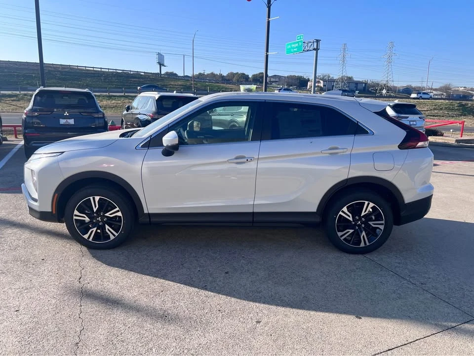 2025 Mitsubishi Eclipse Cross - Image 6 of 11