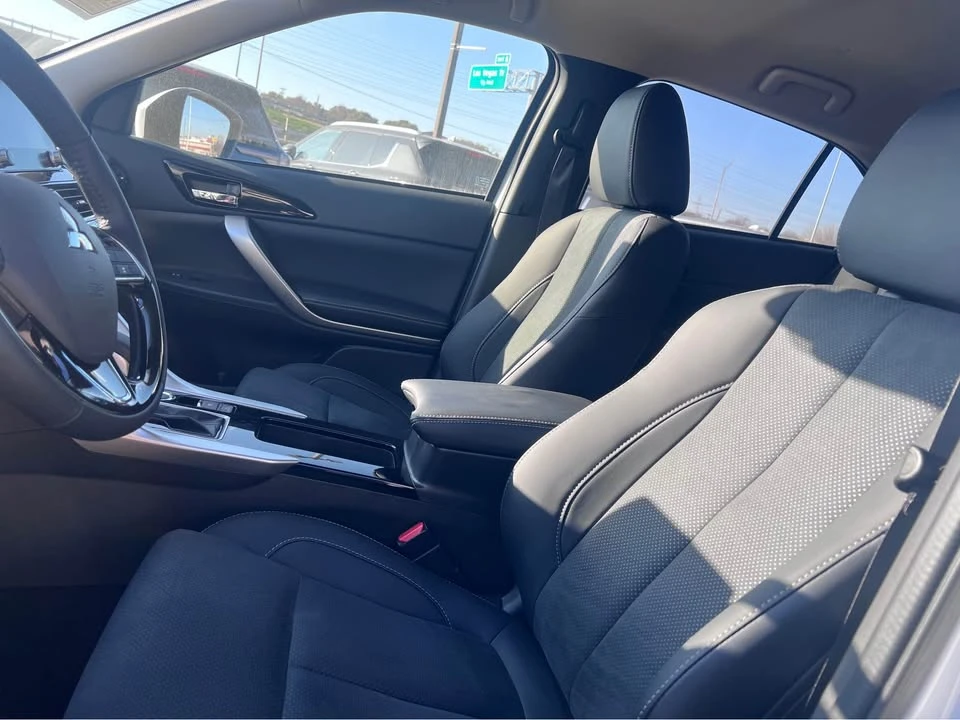 2025 Mitsubishi Eclipse Cross - Image 8 of 11