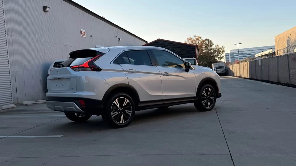 2025 Mitsubishi Eclipse Cross - Image 5 of 18