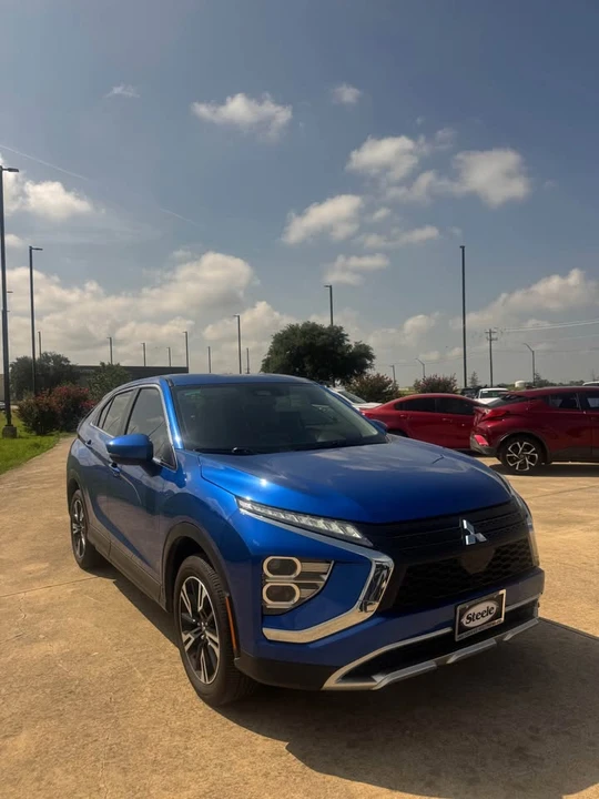 2025 Mitsubishi Eclipse Cross - Image 4 of 9