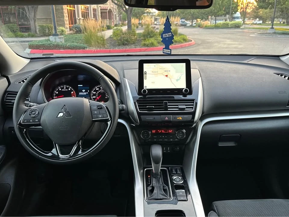 2025 Mitsubishi Eclipse Cross - Image 12 of 16