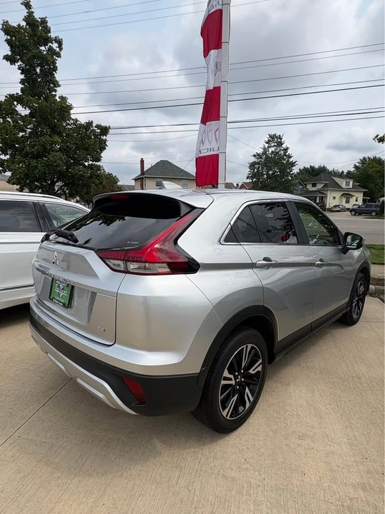 2025 Mitsubishi Eclipse Cross - Image 3 of 4