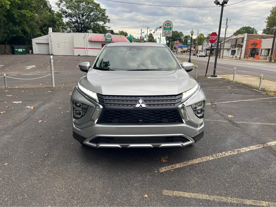 2025 Mitsubishi Eclipse Cross - Image 2 of 15