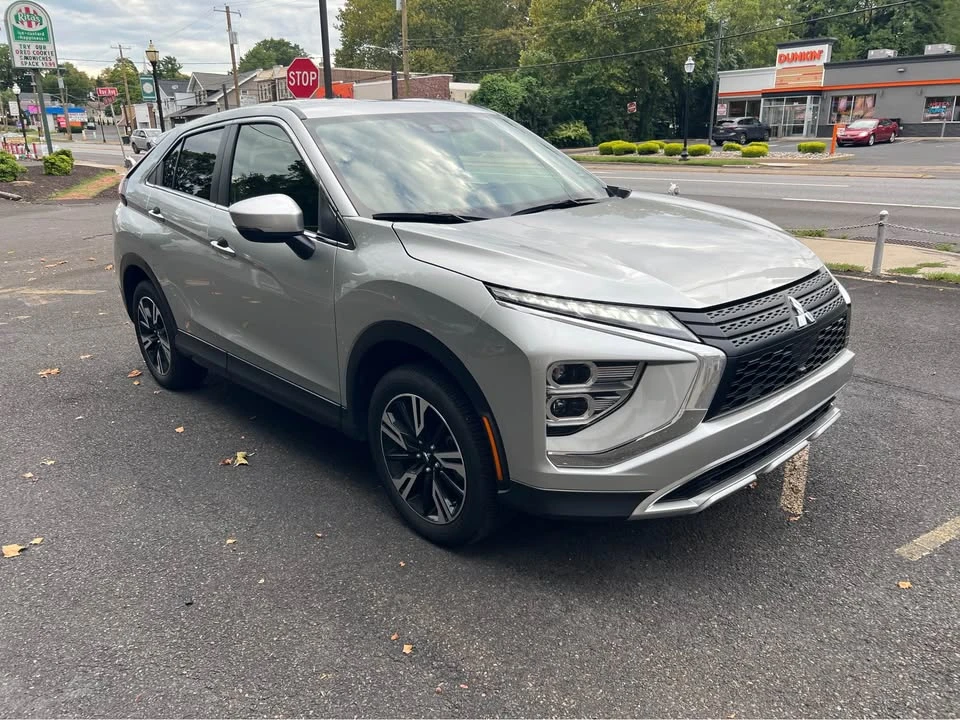 2025 Mitsubishi Eclipse Cross - Image 3 of 15