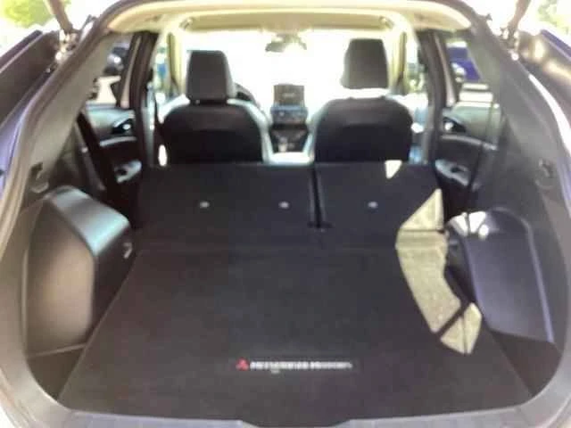 2025 Mitsubishi Eclipse Cross - Image 12 of 20
