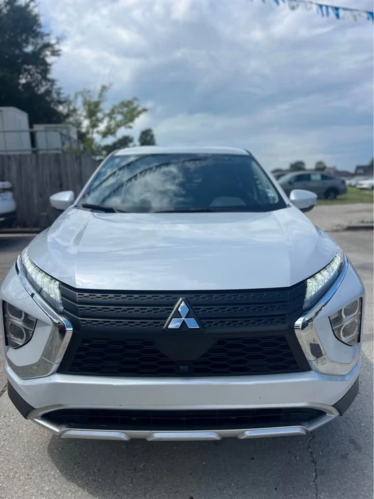 2025 Mitsubishi Eclipse Cross - Image 2 of 11