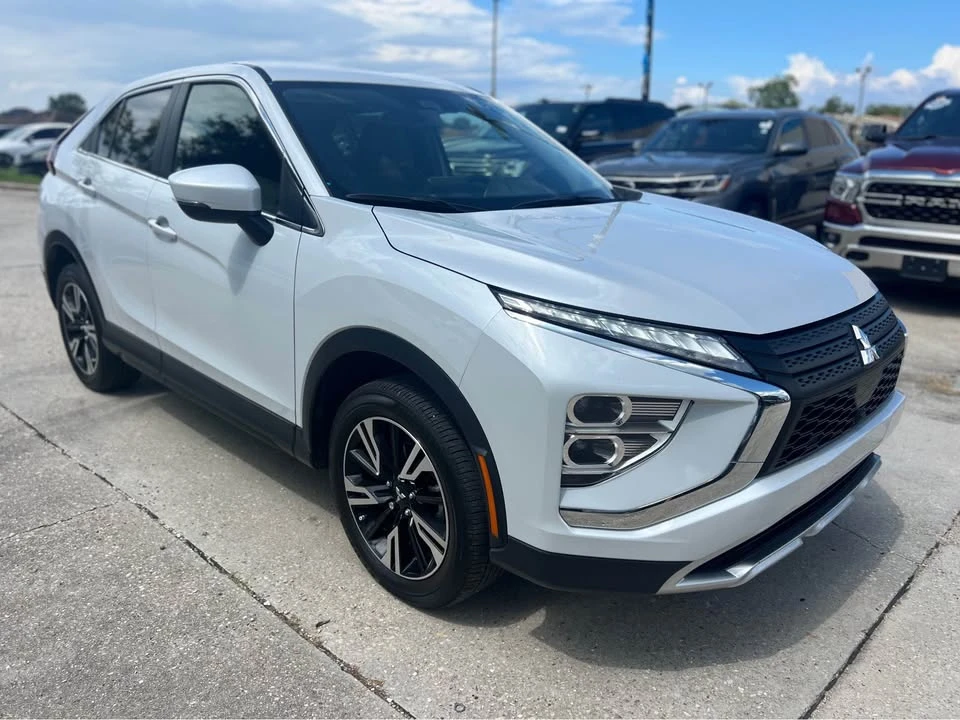 2025 Mitsubishi Eclipse Cross - Image 3 of 11