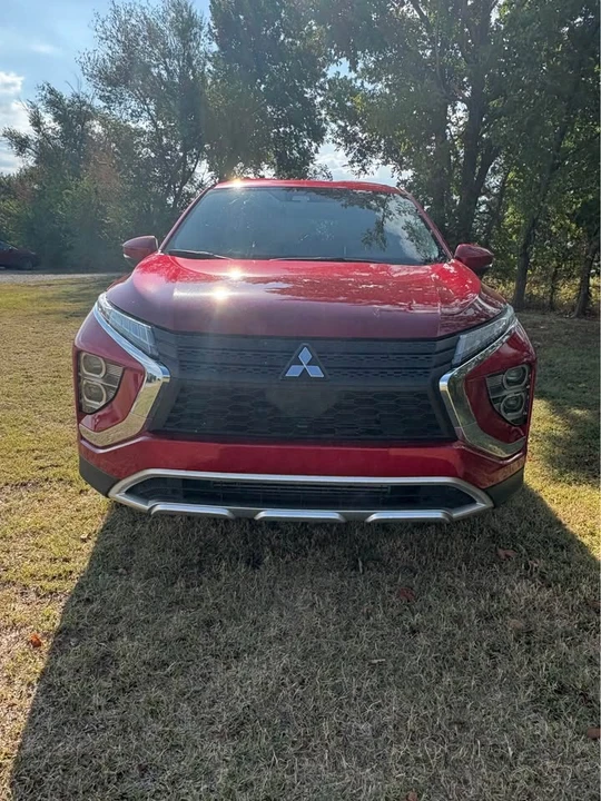 2025 Mitsubishi Eclipse Cross - Image 3 of 18