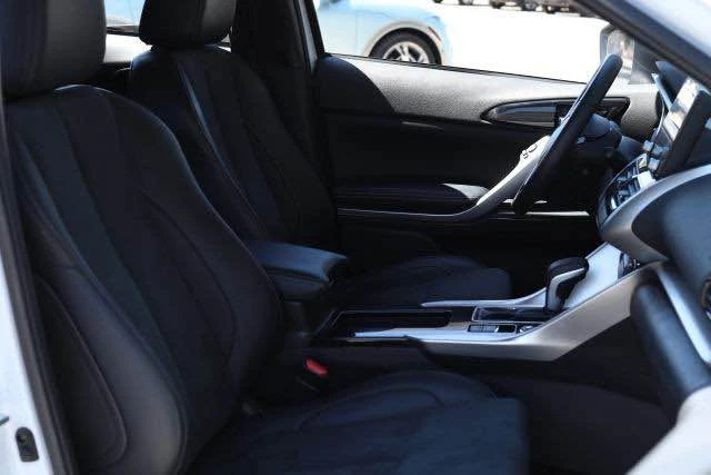 2025 Mitsubishi Eclipse Cross - Image 12 of 20