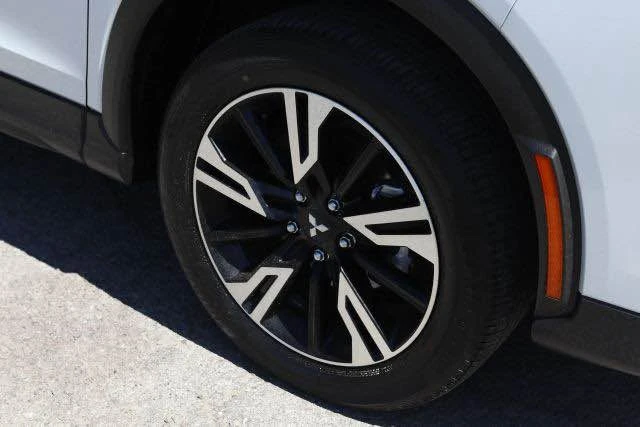 2025 Mitsubishi Eclipse Cross - Image 8 of 20
