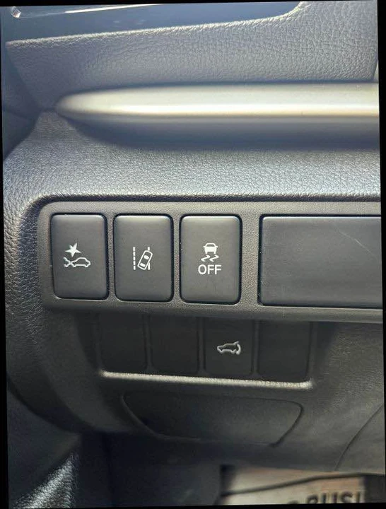 2025 Mitsubishi Eclipse Cross - Image 15 of 20