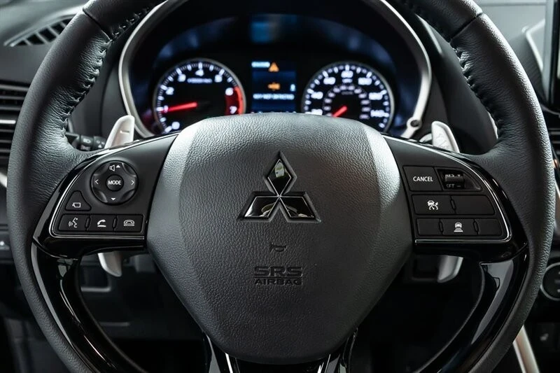 2025 Mitsubishi Eclipse Cross - Image 17 of 21