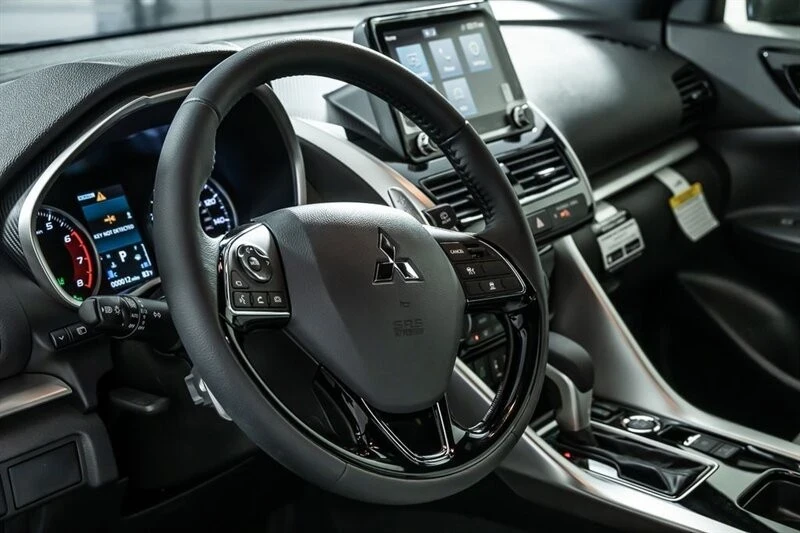 2025 Mitsubishi Eclipse Cross - Image 15 of 21