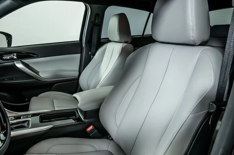 2025 Mitsubishi Eclipse Cross - Image 13 of 21